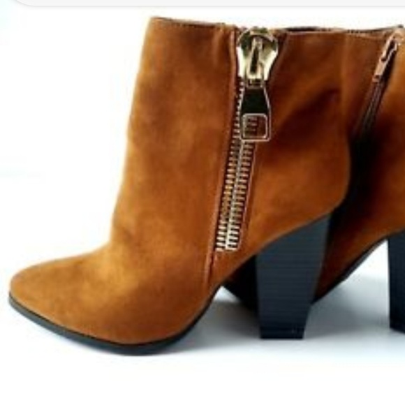Express Shoes - 👢Express cognac micro faux suede ankle booties 7